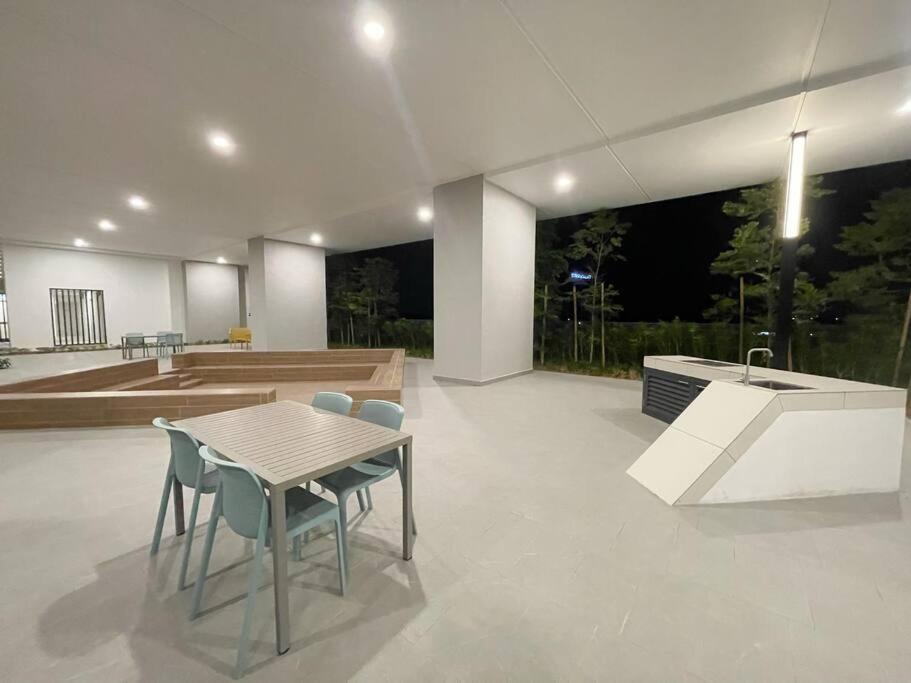 #HS Studio S&THomez 盛婷民宿 Horizon Suite WiFi&NetFlix KLIA Sepang Exterior foto